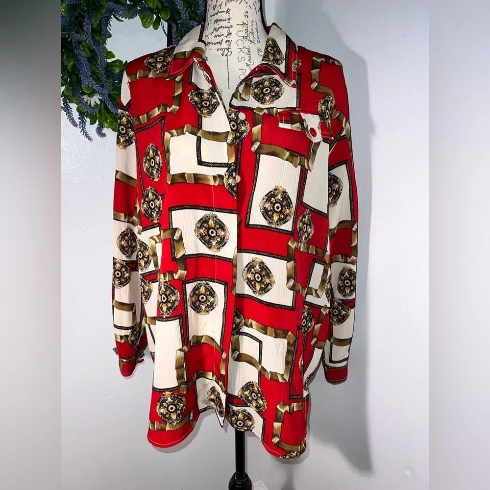 Christie & Jill, art to wear print longsleeve hidden button front, fabric pocket